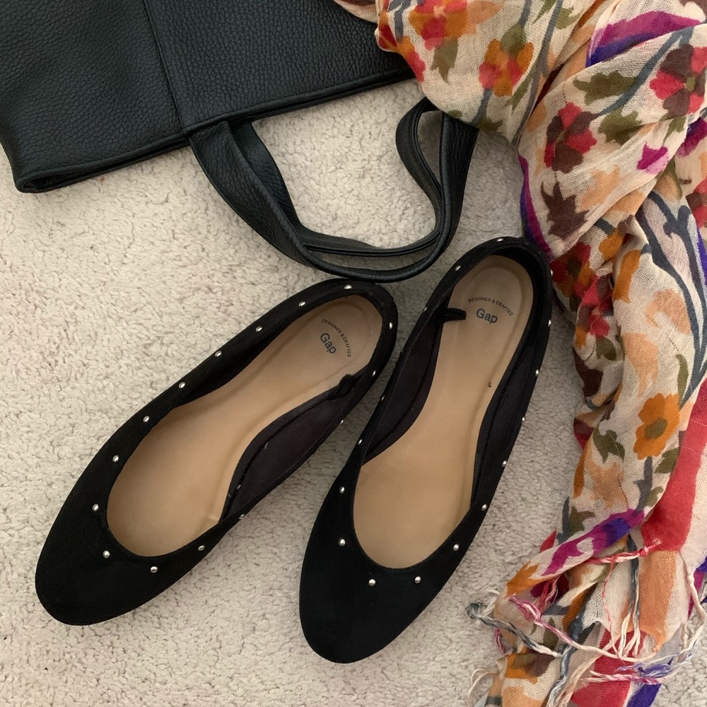 Size 8 Gap ballerinas